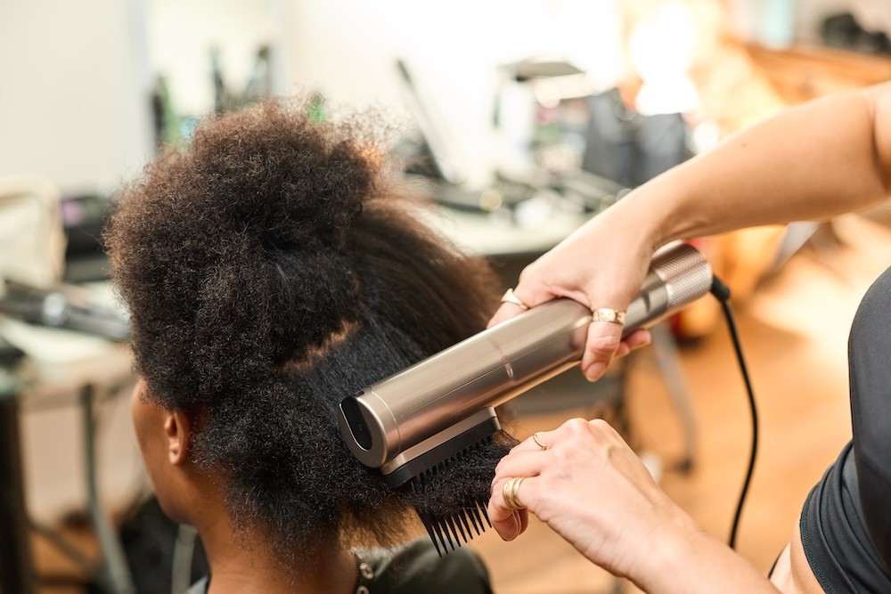 Creative_Head_BaByliss_Pro_Shoot_Air_Wand_AI_Concept_2025_Harvey_Williams-Fairley0B2A56732025-09-12-10.46.46