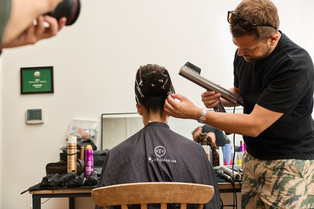 Creative_Head_BaByliss_Pro_Shoot_Air_Wand_AI_Concept_2025_Harvey_Williams-Fairley0B2A60582025-09-12-14.11.51