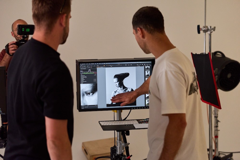 Creative_Head_BaByliss_Pro_Shoot_Air_Wand_AI_Concept_2025_Harvey_Williams-Fairley0B2A60932025-09-12-14.24.00