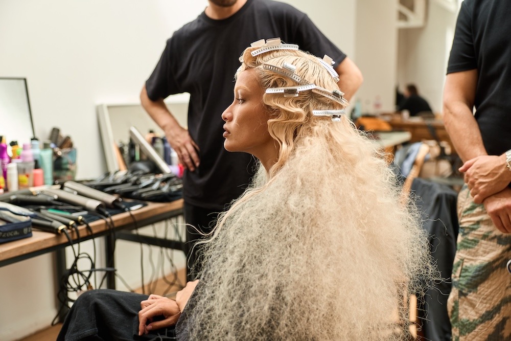 Creative_Head_BaByliss_Pro_Shoot_Air_Wand_AI_Concept_2025_Harvey_Williams-Fairley0B2A61802025-09-12-15.20.39