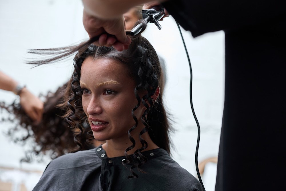 Creative_Head_BaByliss_Pro_Shoot_Air_Wand_AI_Concept_2025_Harvey_Williams-Fairley0B2A64822025-09-12-16.32.30