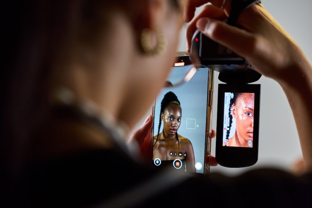 Creative_Head_BaByliss_Pro_Shoot_Air_Wand_AI_Concept_2025_Harvey_Williams-Fairley0B2A66592025-09-12-17.09.40