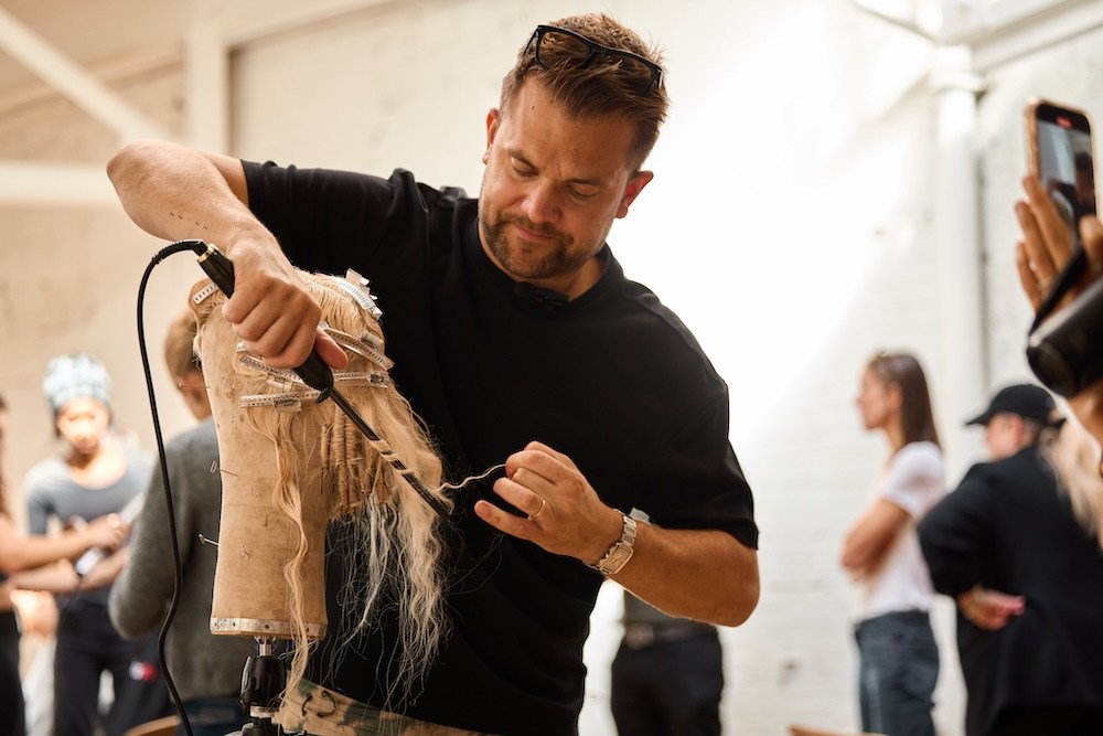 Creative_Head_BaByliss_Pro_Shoot_Air_Wand_AI_Concept_2025_Harvey_Williams-FairleyIMG_53012025-09-12-12.38.55