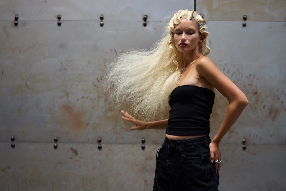 Creative_Head_BaByliss_Pro_Shoot_Air_Wand_AI_Concept_2025_Harvey_Williams-FairleyIMG_56722025-09-12-16.08.56